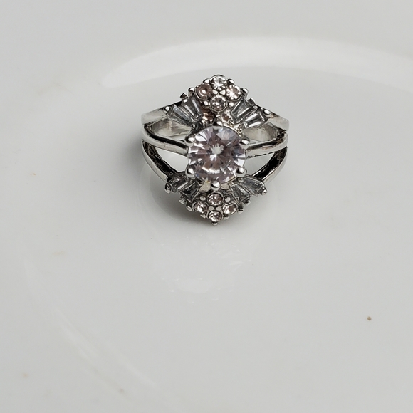 💫 Sterling silver Stunning Ring size 6 - Picture 4 of 9